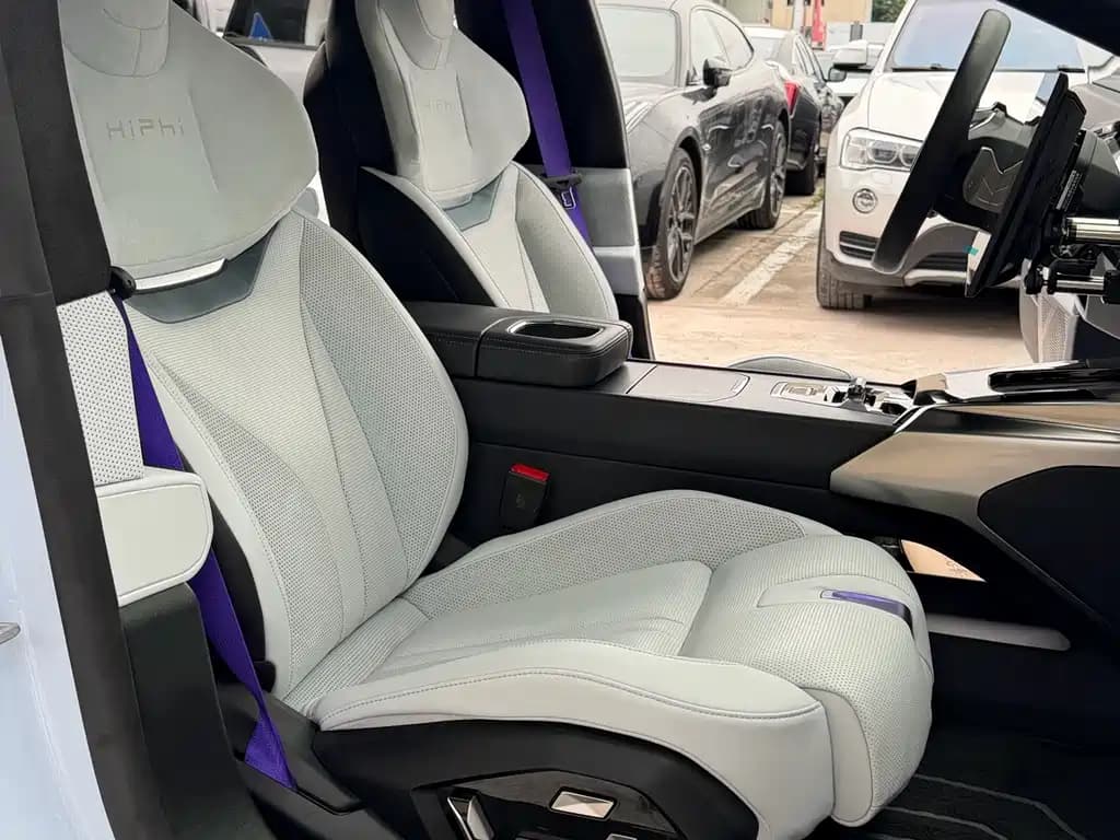 HiPhi HiPhi Z 2023 4-seat Edition — фото 19
