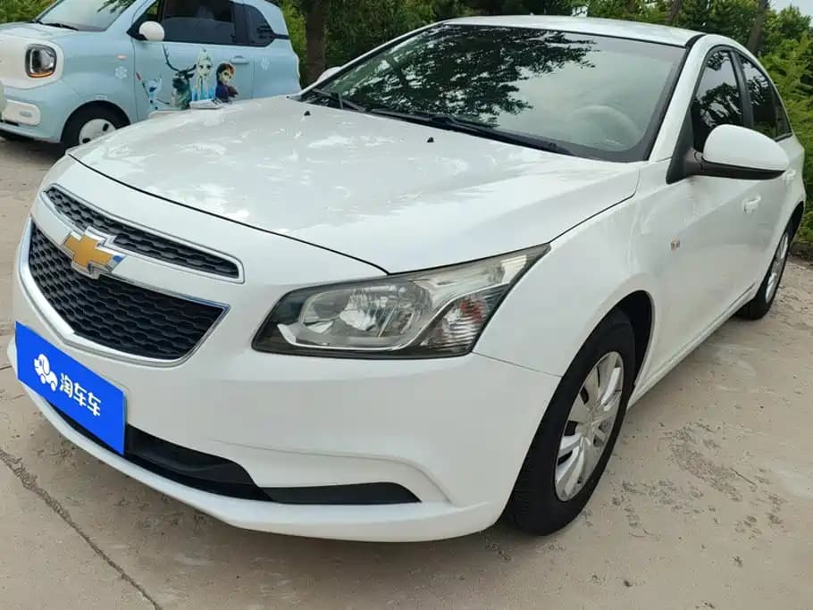 Chevrolet Cruze 2015 1.5L Classic SL MT — фото 1