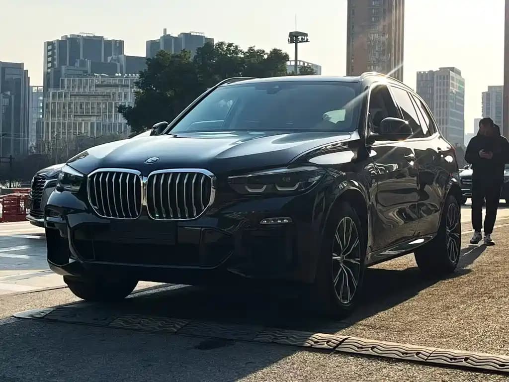 BMW X5 (Import) 2019 xDrive30i M Sport Package — фото 1