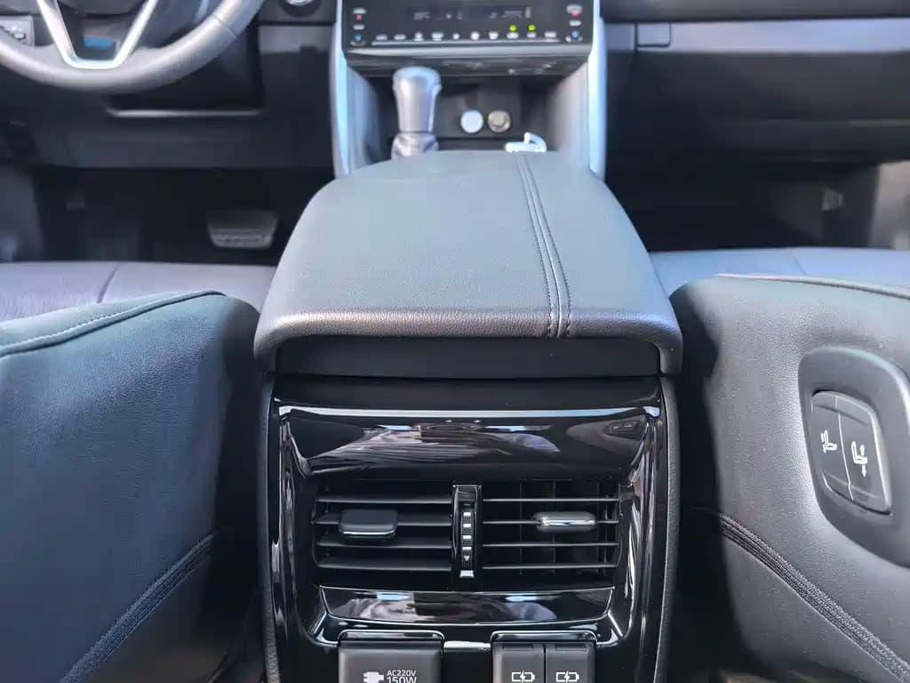 Toyota Avalon 2023 2.5L Touring Premium Edition — фото 20