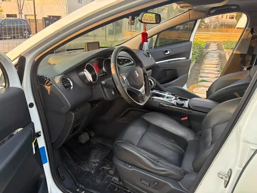 Peugeot 3008 2013 1.6 THP Roland · Plus Garros Edition — фото 9