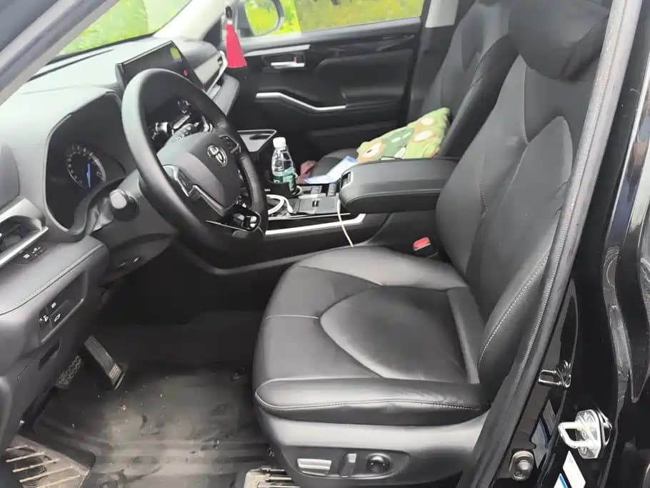 Toyota Highlander 2022 Hybrid 2.5L 4 WD Premium Edition 7 seats — фото 9