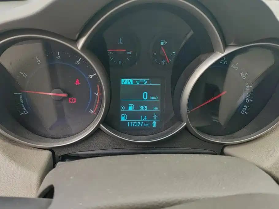 Chevrolet Cruze 2015 1.5L Classic SL MT — фото 14