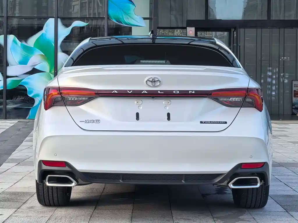 Toyota Avalon 2023 2.5L Touring Premium Edition — фото 6