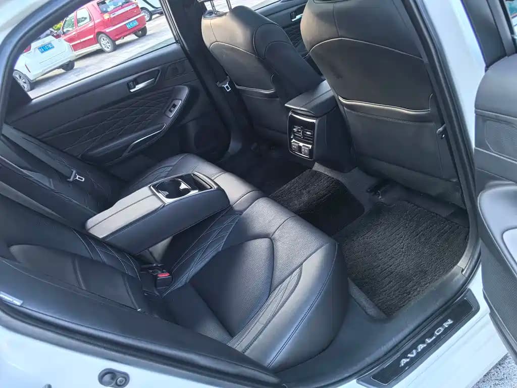 Toyota Avalon 2023 2.5L Touring Premium Edition — фото 14