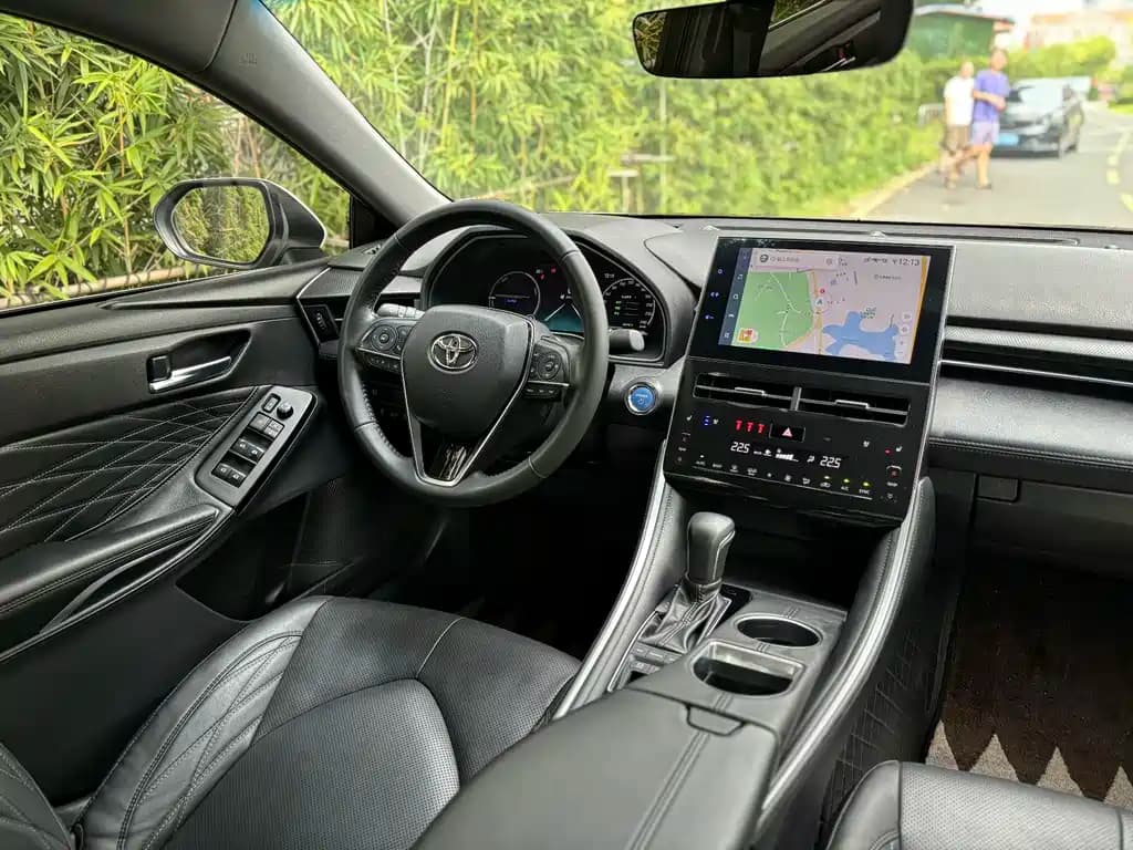 Toyota Avalon 2023 双擎 2.5L 20周年铂金纪念 — фото 15
