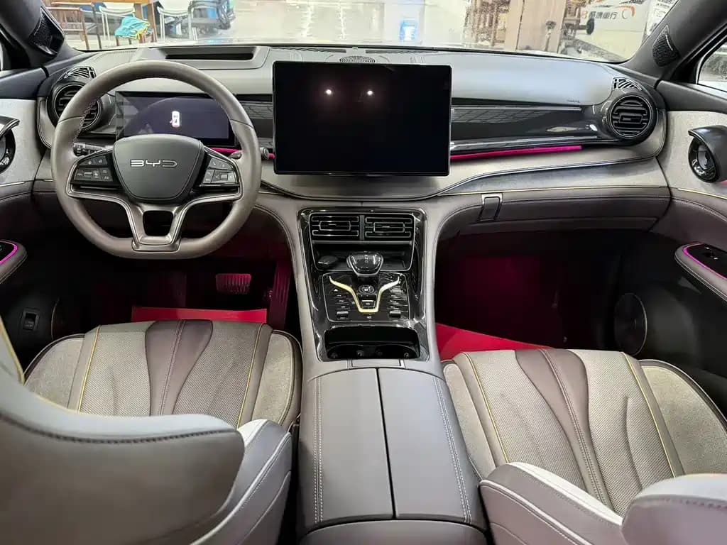 BYD Frigate 07 2023 DM-i 100 KM Flagship Type — фото 9