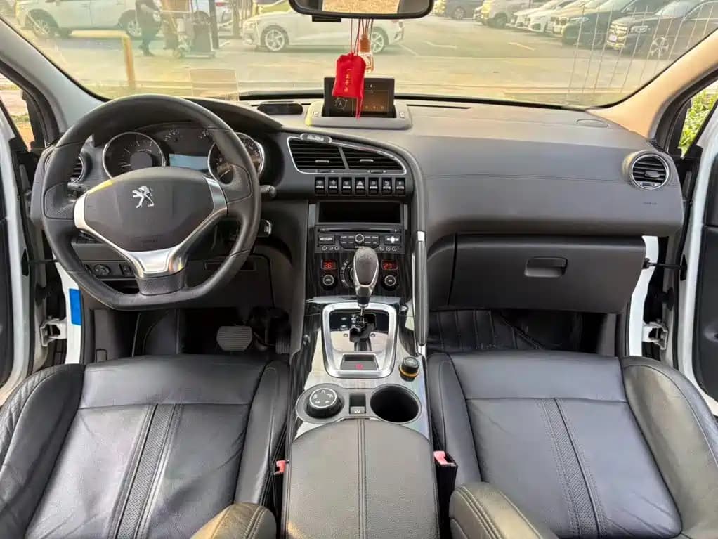 Peugeot 3008 2013 1.6 THP Roland · Plus Garros Edition — фото 5