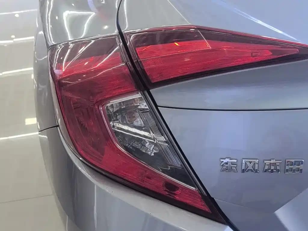 Honda Civic 2019 220 TURBO CVT Dynamic Dynamic Edition China V — фото 4