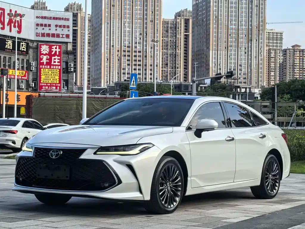Toyota Avalon 2023 2.5L Touring Premium Edition — фото 2