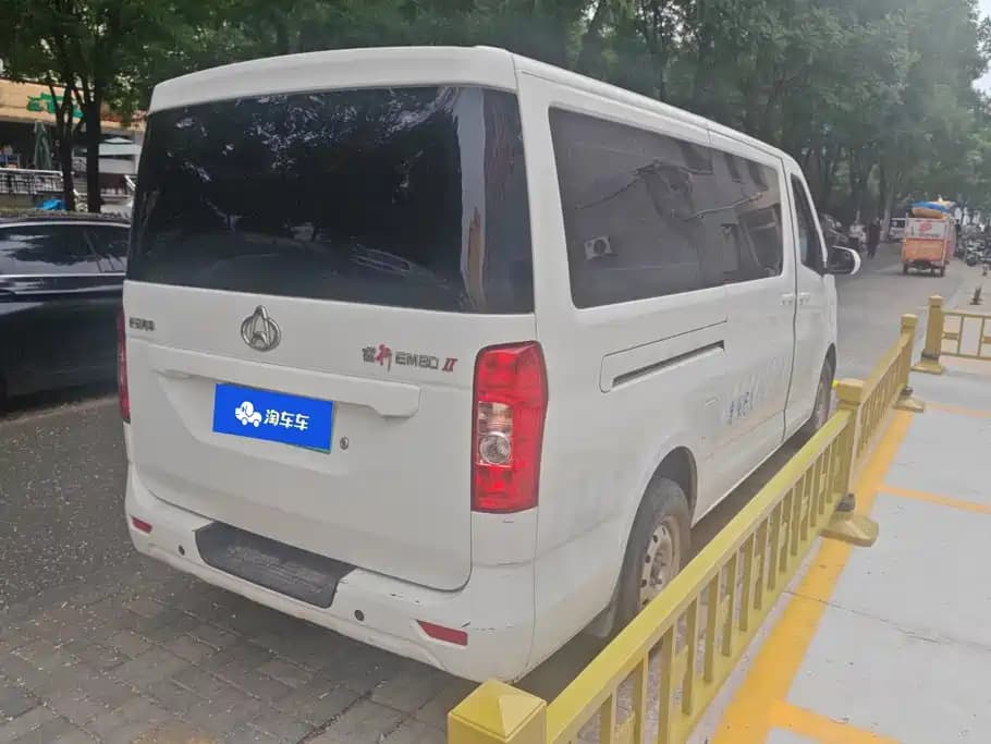 Kaicheng Ruixing EM80 2025 Passenger Edition комфортная 6-местная 300-километровая дверь для подъема — фото 3