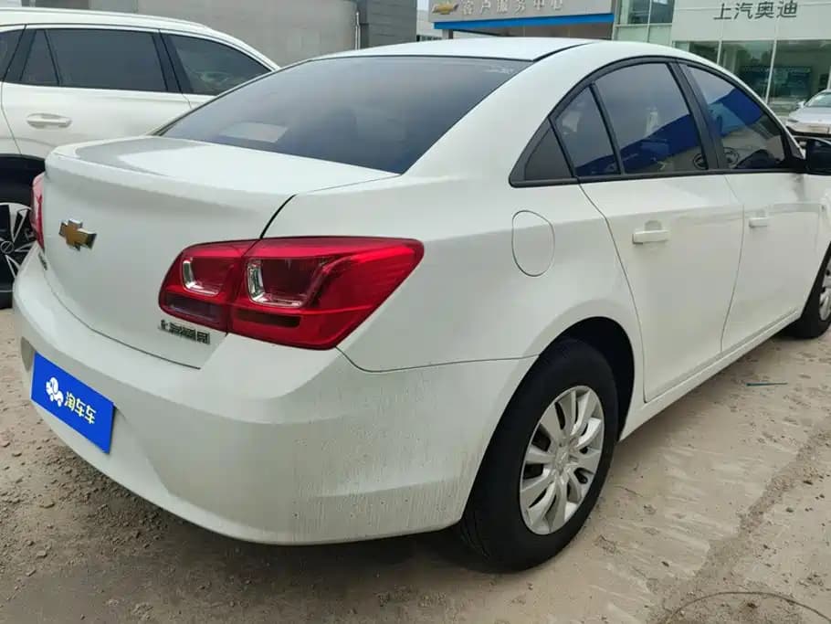 Chevrolet Cruze 2015 1.5L Classic SL MT — фото 3