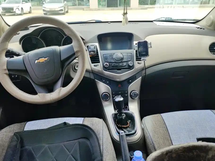 Chevrolet Cruze 2015 1.5L Classic SL MT — фото 12