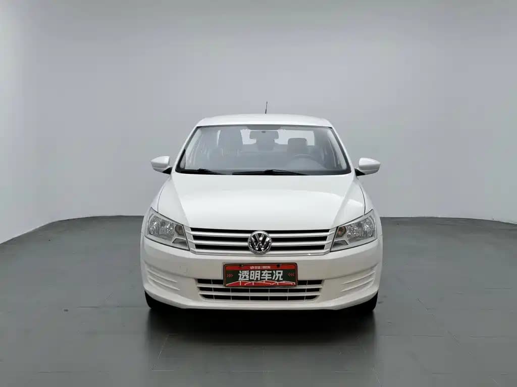 Volkswagen Santana 2013 1.6L Manual Elegant Edition — фото 3