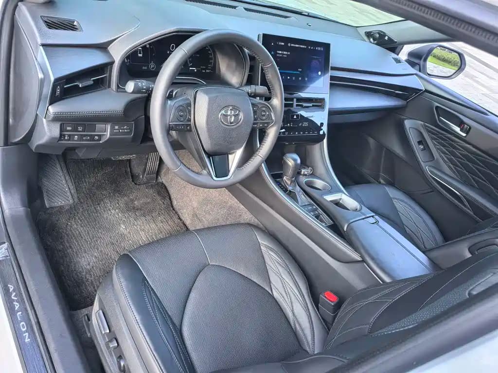 Toyota Avalon 2023 2.5L Touring Premium Edition — фото 10