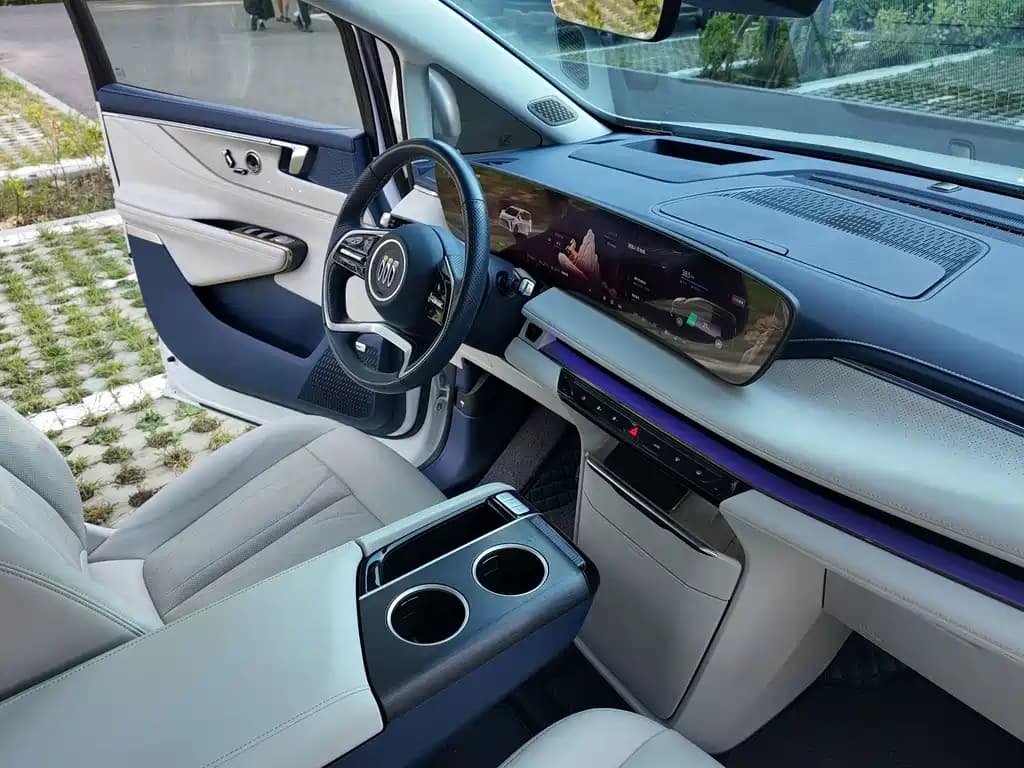 Buick GL8 Hybrid 2024 LandKing Luxury Enjoy Edition 6 seats — фото 4