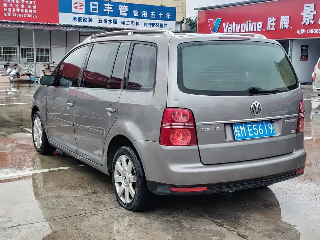 Volkswagen Touran 2011 1.4T DSG Smart Premium Edition 5 seats — фото 8