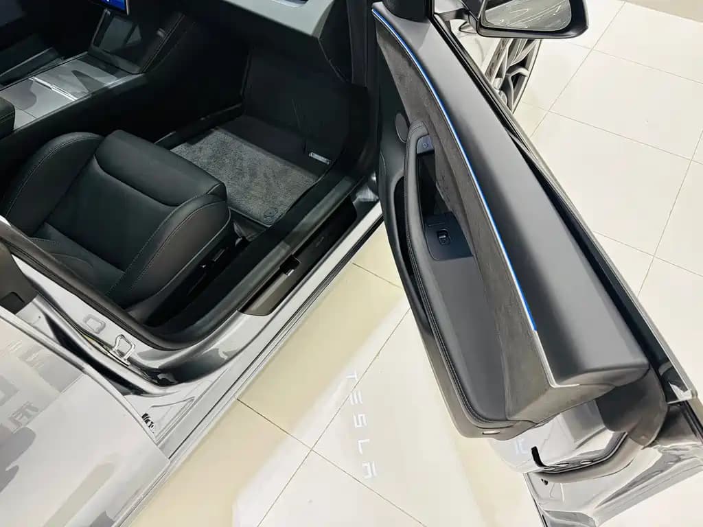 Tesla Model 3 2024 High Performance AWD Edition — фото 15