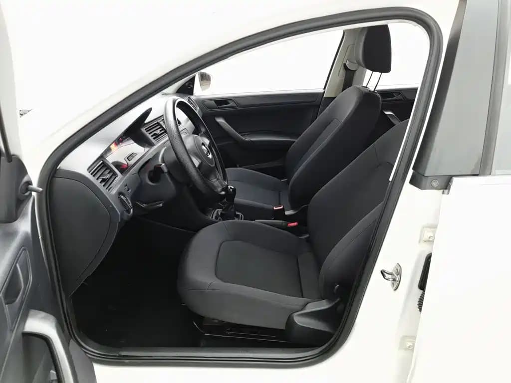 Volkswagen Santana 2013 1.6L Manual Elegant Edition — фото 10