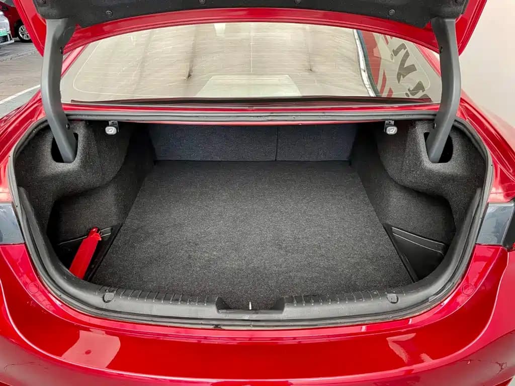 Mazda Atenza 2020 2.0L Blue Sky Luxury Edition — фото 17