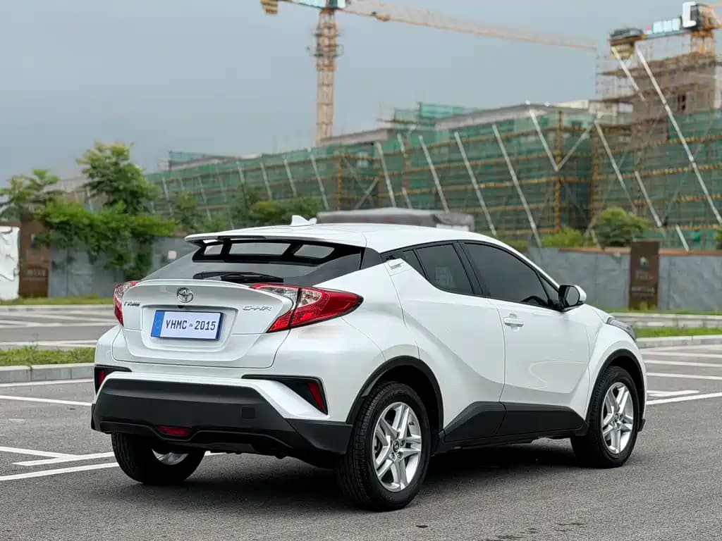 Toyota C-HR 2022 2.0L Leading Edition — фото 20