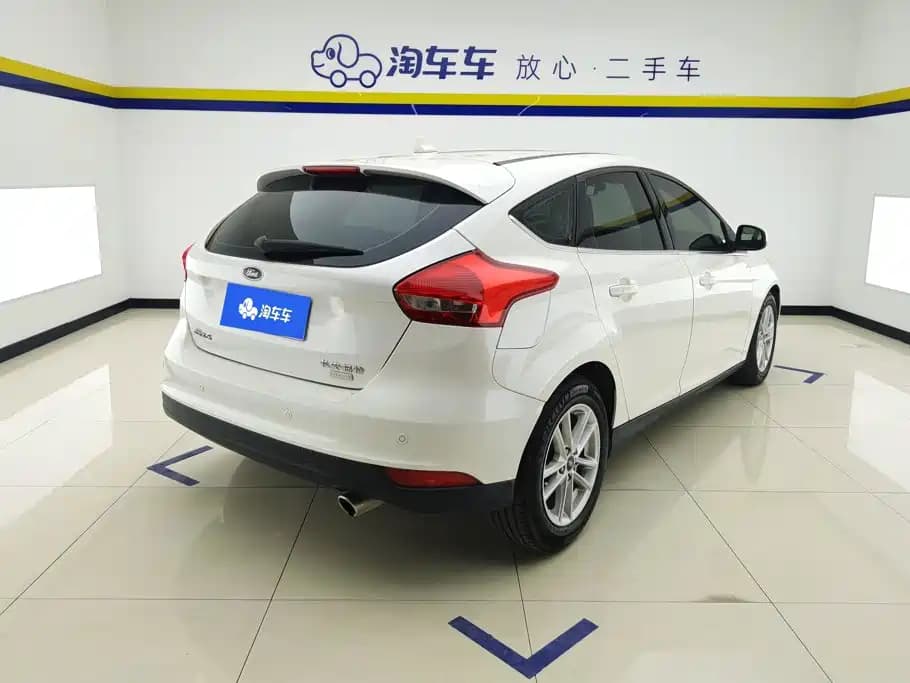 Ford Focus 2015 Hatchback EcoBoost 180 Auto Elite Type — фото 3