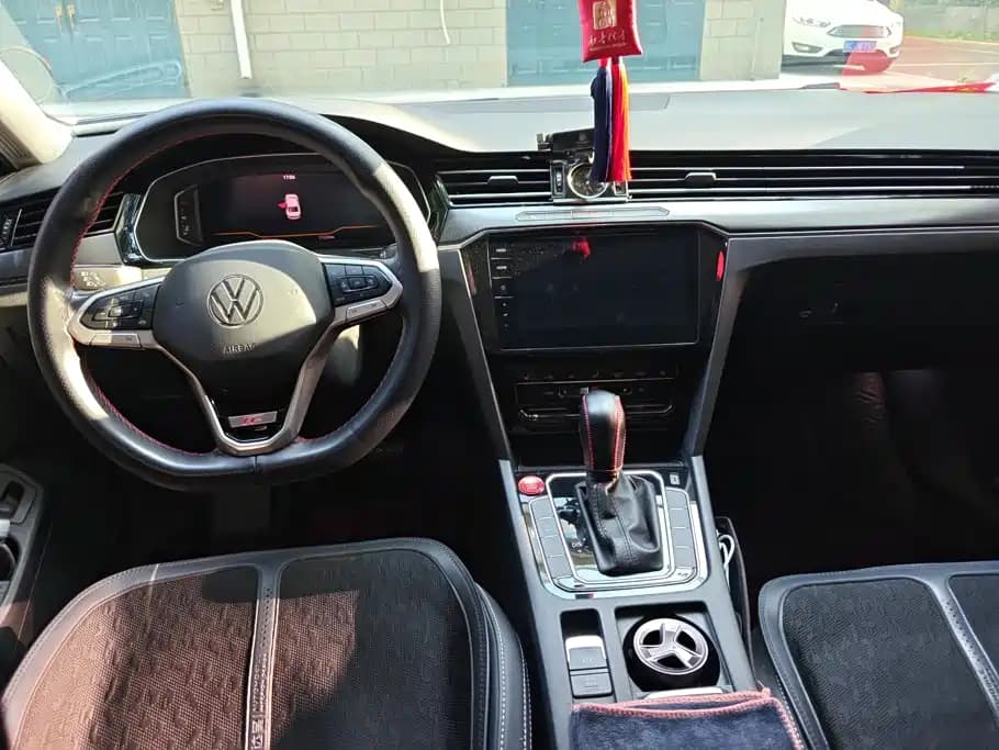 Volkswagen Magotan 2020 330 TSI DSG Luxury Type — фото 12