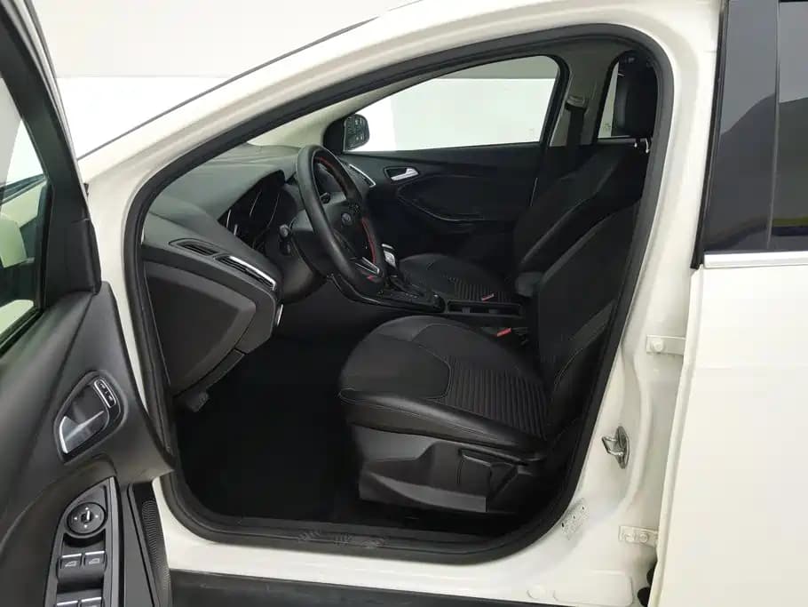 Ford Focus 2015 Hatchback EcoBoost 180 Auto Elite Type — фото 9