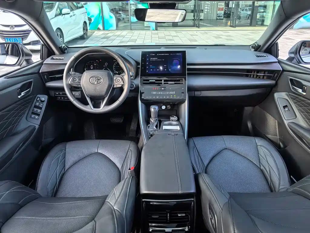 Toyota Avalon 2023 2.5L Touring Premium Edition — фото 17