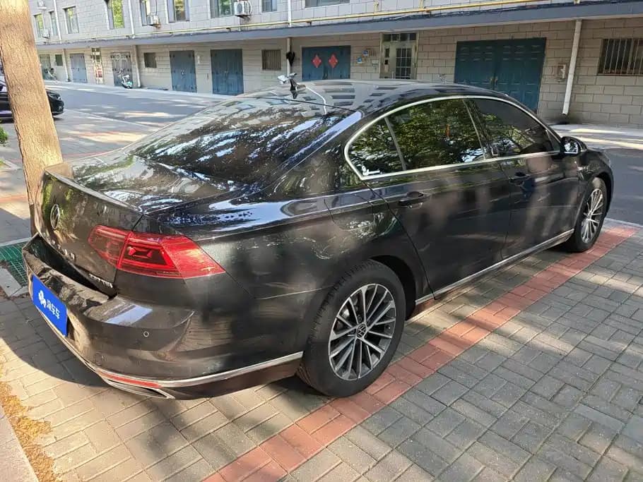 Volkswagen Magotan 2020 330 TSI DSG Luxury Type — фото 3