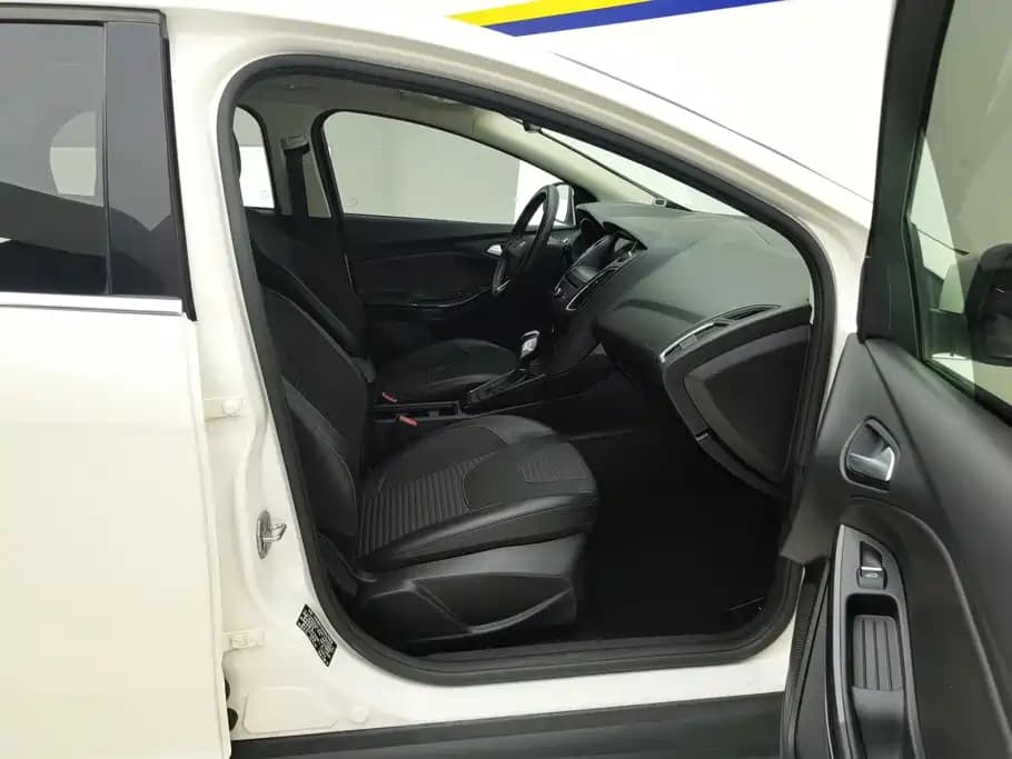 Ford Focus 2015 Hatchback EcoBoost 180 Auto Elite Type — фото 8