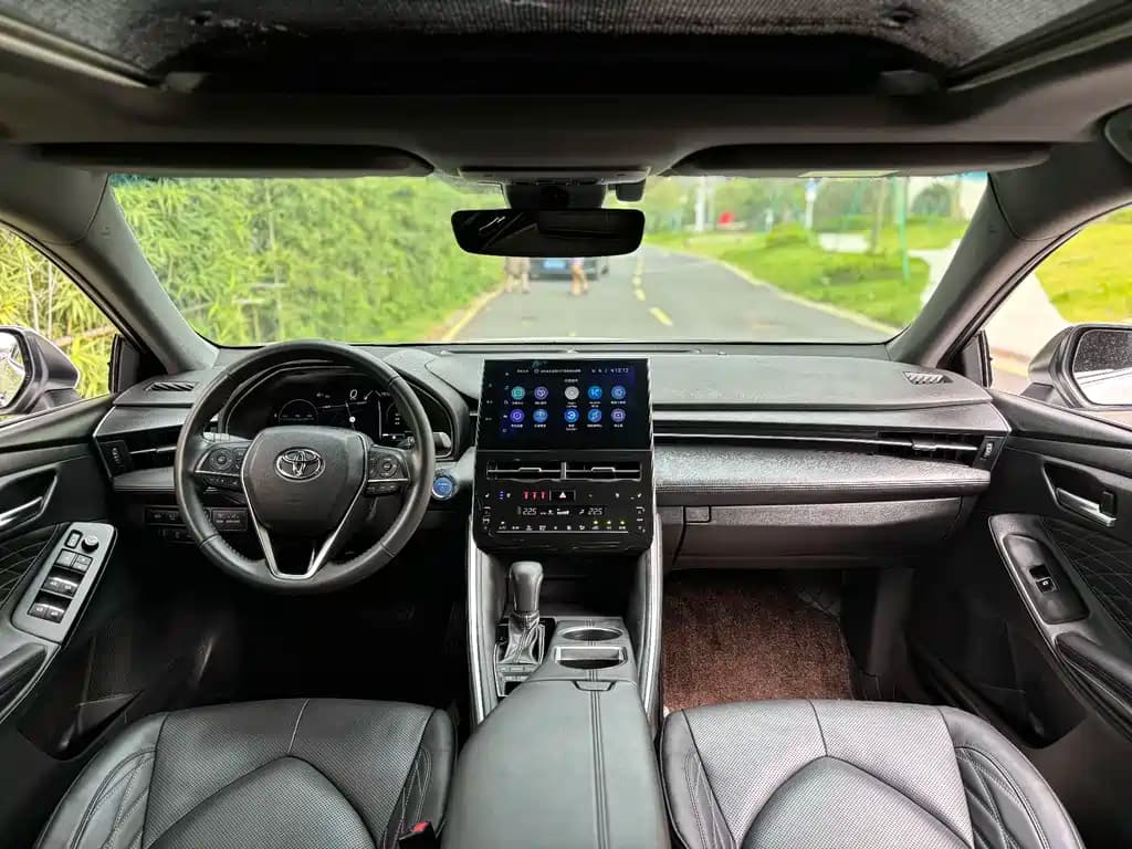 Toyota Avalon 2023 双擎 2.5L 20周年铂金纪念 — фото 13