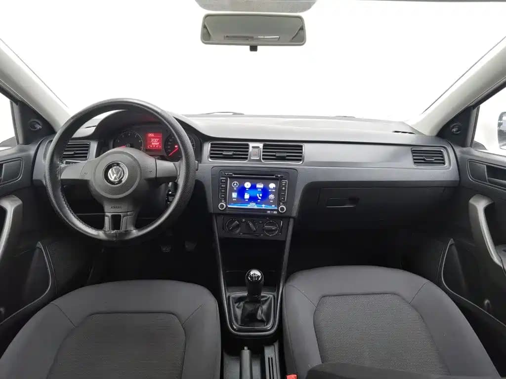 Volkswagen Santana 2013 1.6L Manual Elegant Edition — фото 5