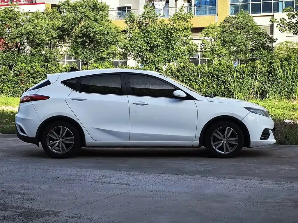 Changan Eado XT 2015 1.6L Auto Handsome Type China V — фото 6
