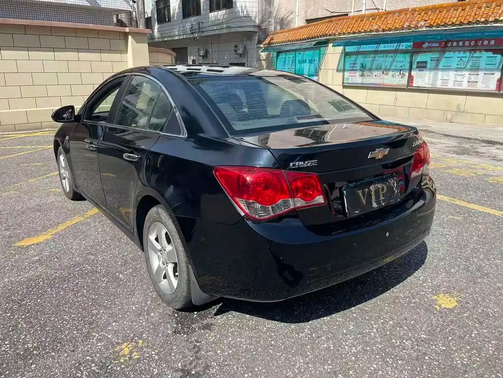 Chevrolet Cruze 2012 1.6L SE MT — фото 7