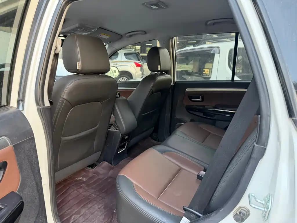 Haval H5 Classic 2018 Classic Edition 2.0T Diesel Manual 4 WD Elite Type — фото 4