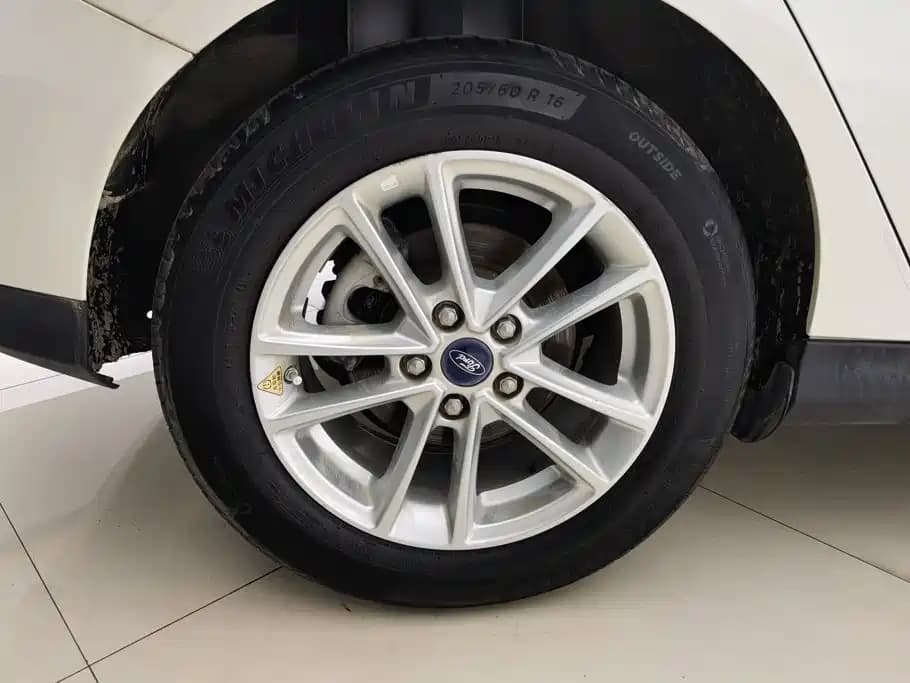 Ford Focus 2015 Hatchback EcoBoost 180 Auto Elite Type — фото 6
