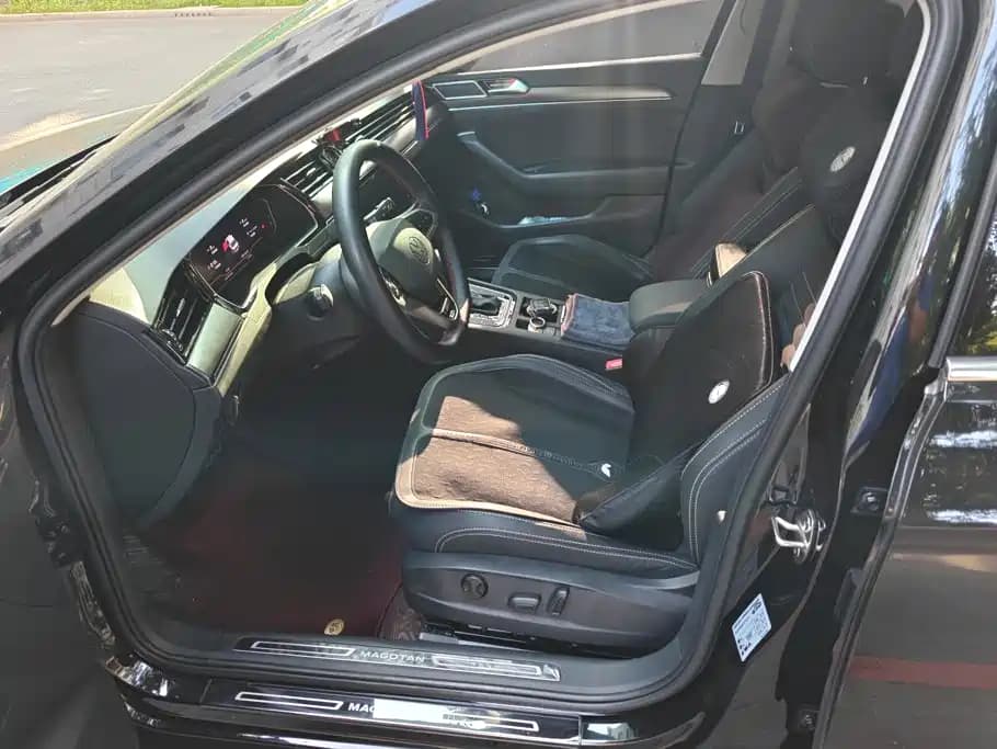 Volkswagen Magotan 2020 330 TSI DSG Luxury Type — фото 9