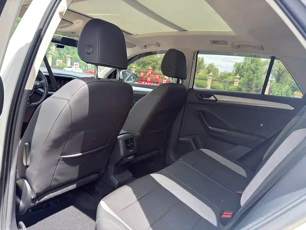 Volkswagen T-Roc 2022 280 TSI DSG 2 WD Elite PLUS — фото 14