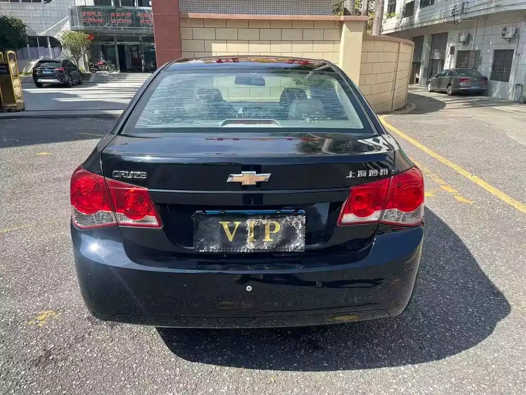 Chevrolet Cruze 2012 1.6L SE MT — фото 6