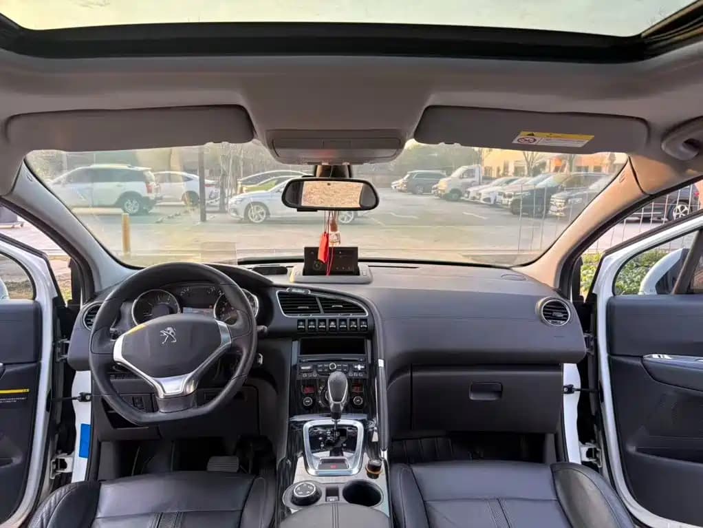 Peugeot 3008 2013 1.6 THP Roland · Plus Garros Edition — фото 4