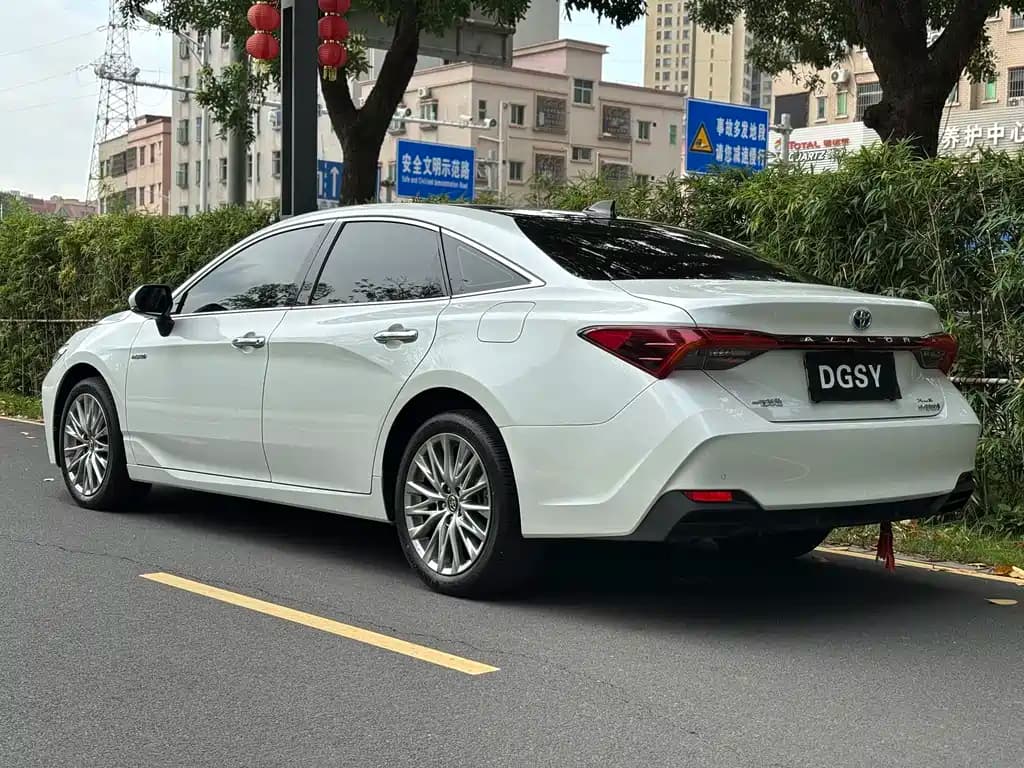 Toyota Avalon 2023 双擎 2.5L 20周年铂金纪念 — фото 6