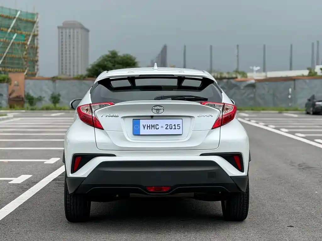 Toyota C-HR 2022 2.0L Leading Edition — фото 18