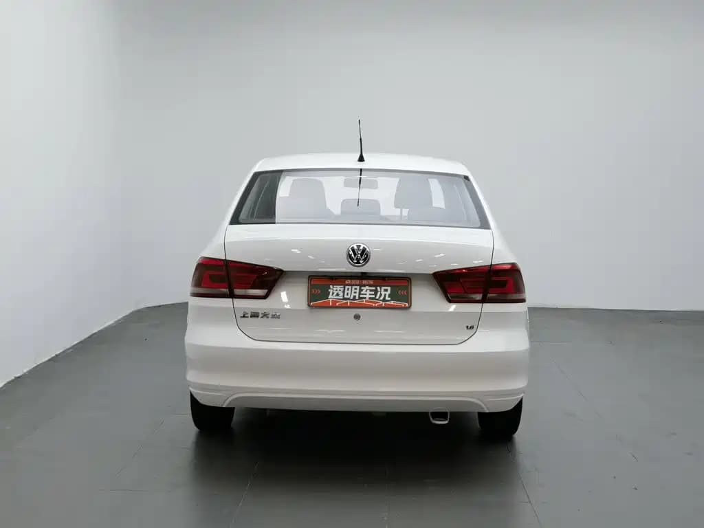 Volkswagen Santana 2013 1.6L Manual Elegant Edition — фото 4