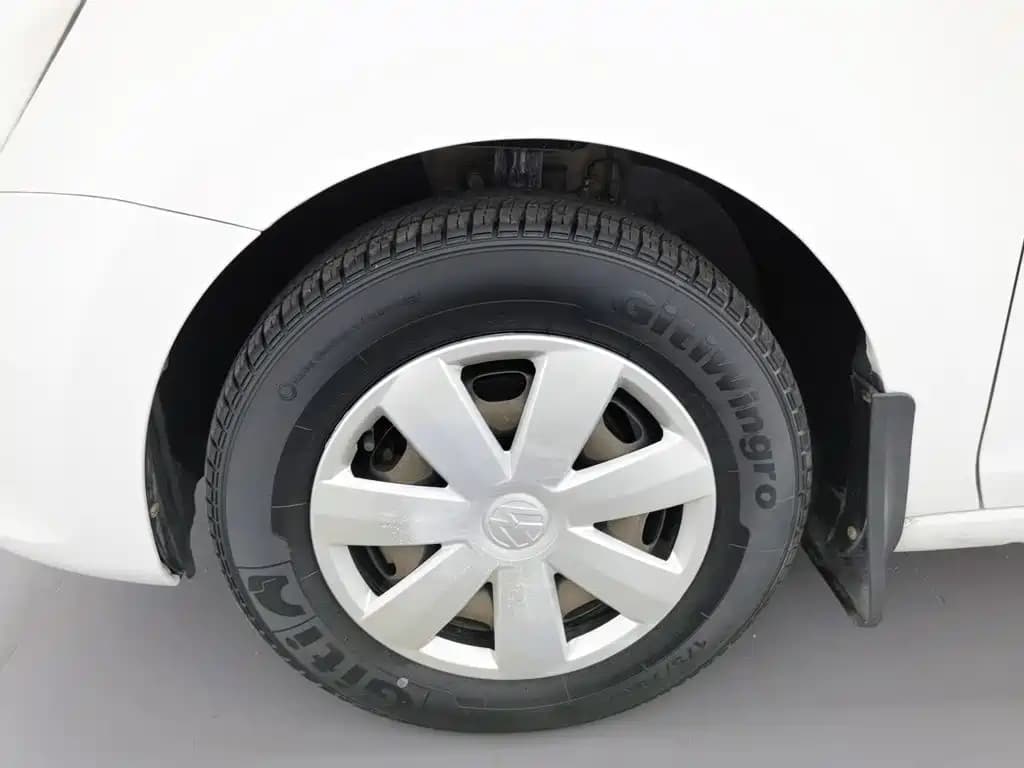 Volkswagen Santana 2013 1.6L Manual Elegant Edition — фото 17