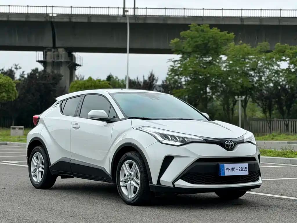 Toyota C-HR 2022 2.0L Leading Edition — фото 3