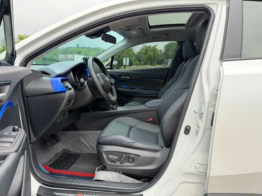 Toyota C-HR 2022 2.0L Leading Edition — фото 4