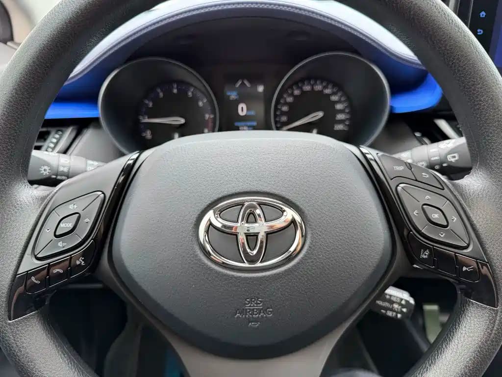 Toyota C-HR 2022 2.0L Leading Edition — фото 12