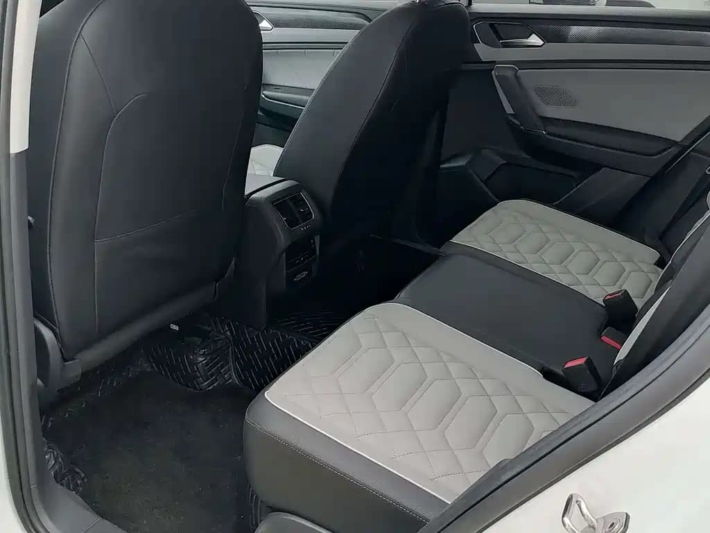 Volkswagen Tayron 2023 330 TSI 2 WD Luxury Plus Advanced Edition — фото 8