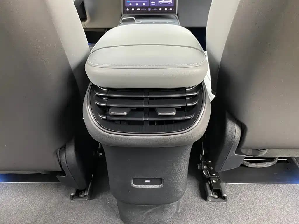 NIO ET5T 2024 75 kWh Touring — фото 18